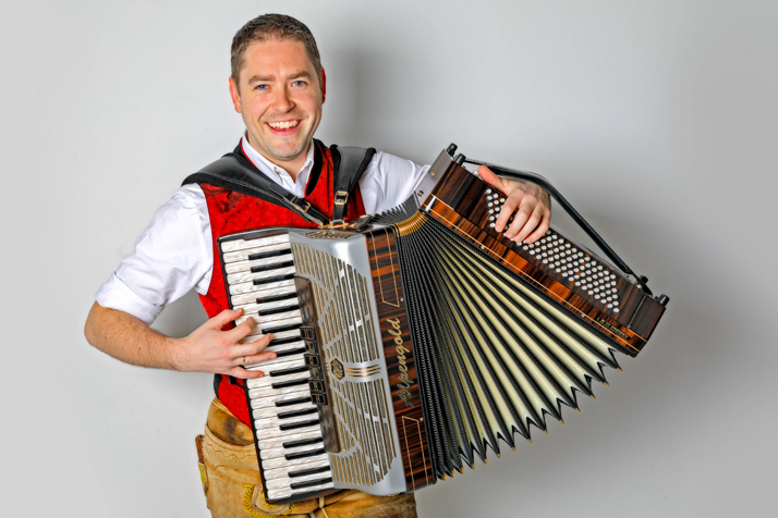 Philipp Wieczorek: Keyboard, Akkordeon, Gesang